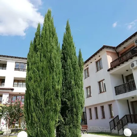 Harmony Hills**** Lami